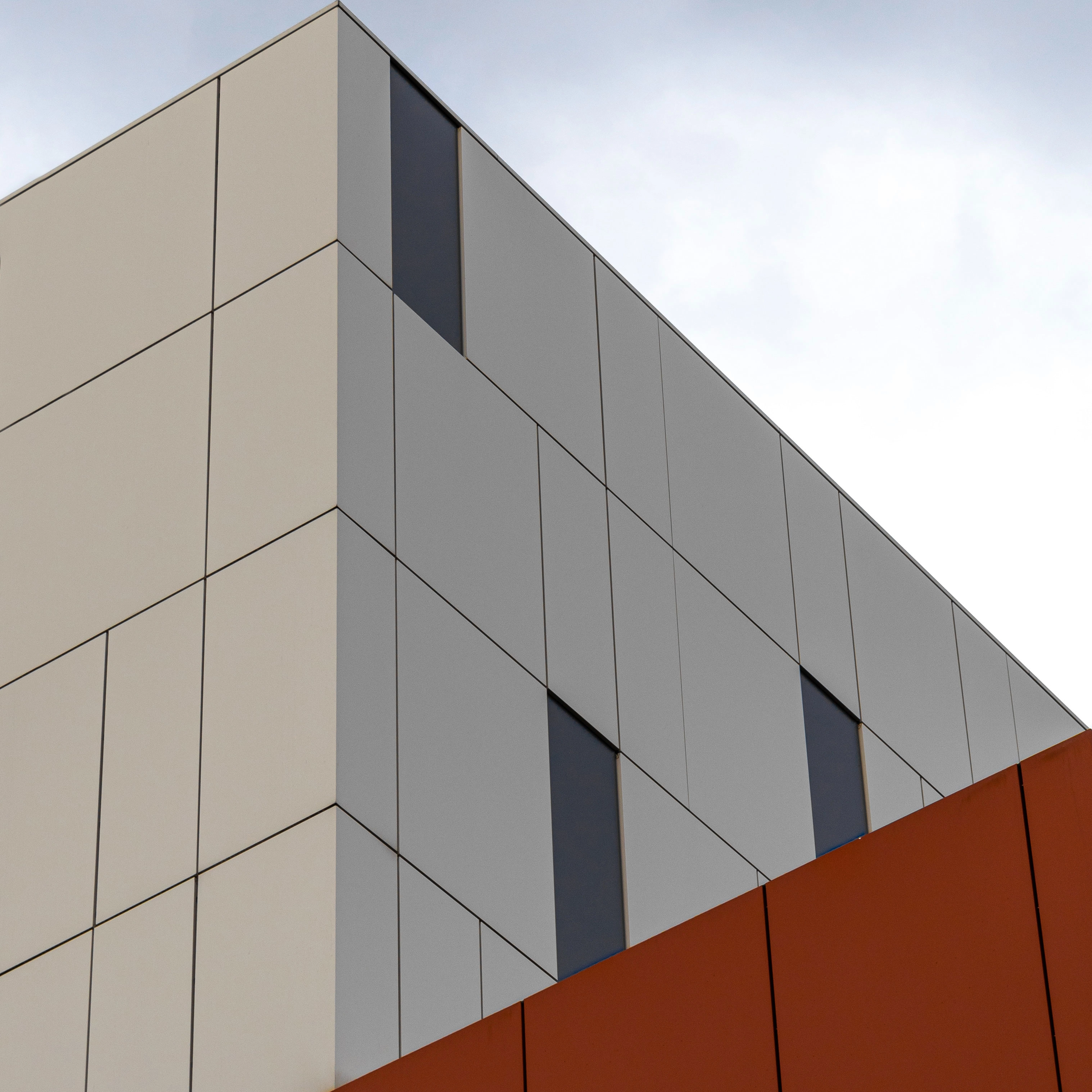 Low Angle View Modern White Orange Building Bright Sky 2